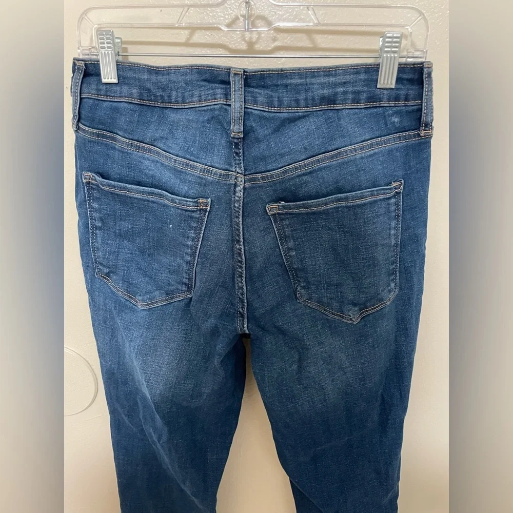 ✨Old Navy Distressed Jeans Super Hi Rise Size 8